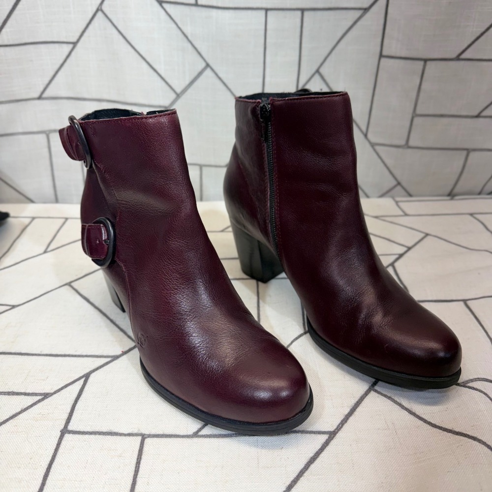 Born Leather Ankle Boots Size 9M Burgundy Buckle Detail Block Heel F41847